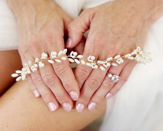 Pearl Bridal Garter: Handmade Wedding Leg Accessory
